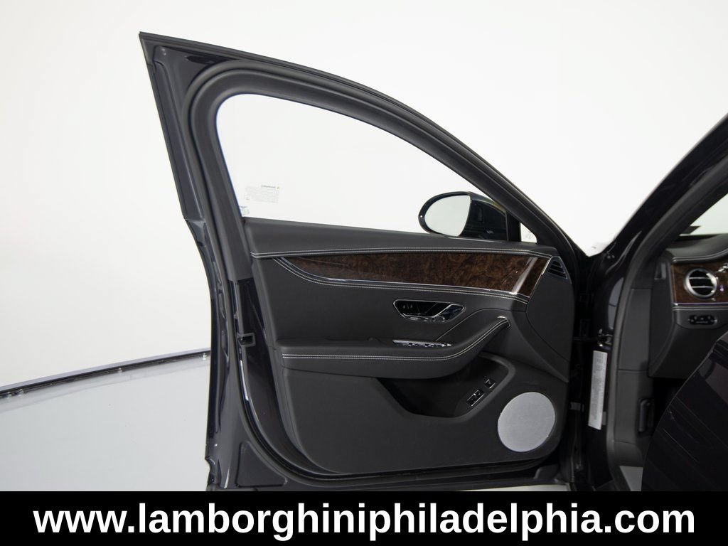 Used 2024 Bentley Flying Spur V8 AWD/4WD image 12