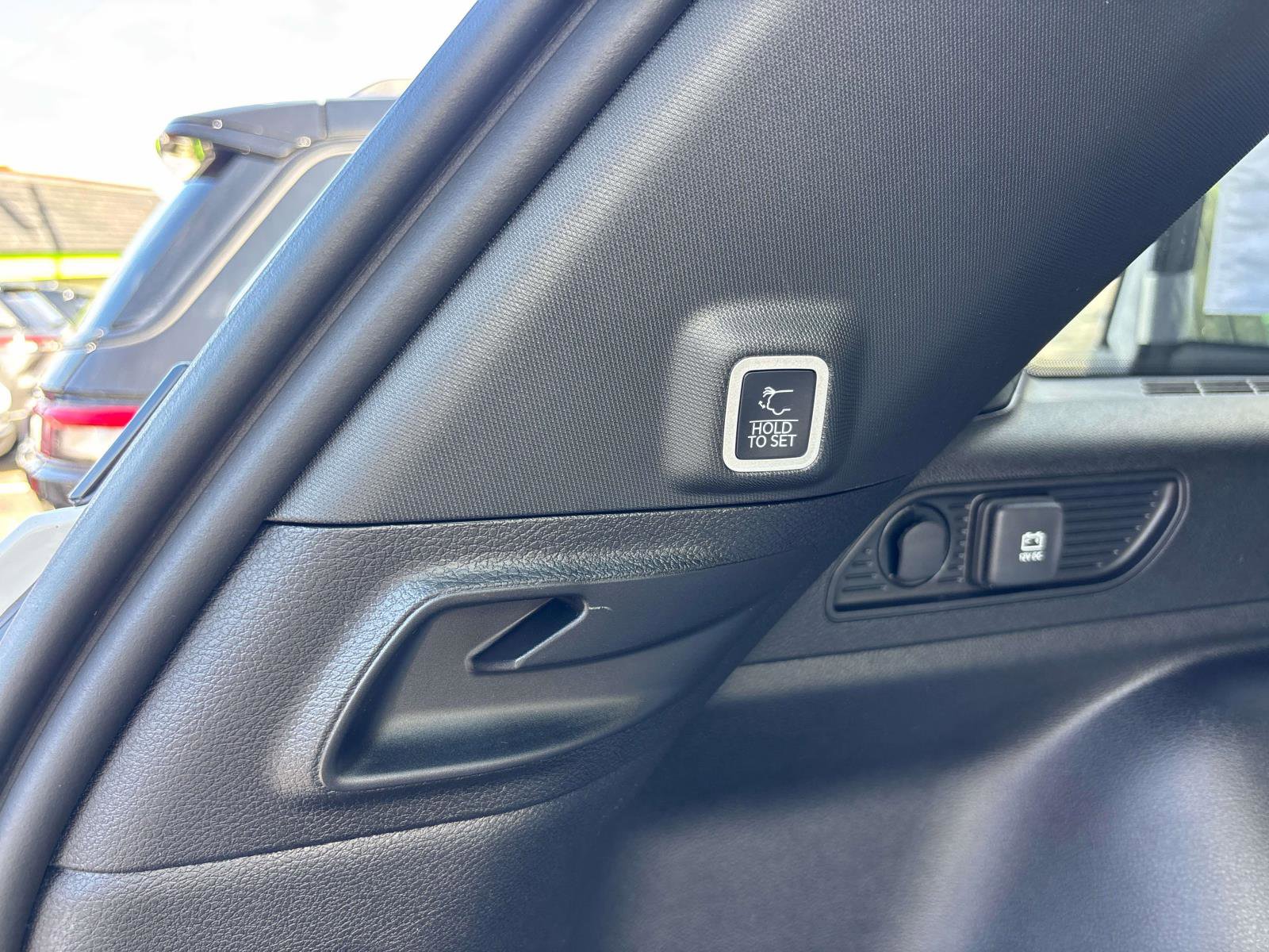 New 2025 Jeep Grand Cherokee Altitude image 5