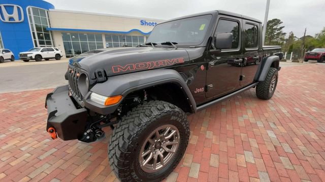Used 2024 Jeep Gladiator Mojave w/ Technology Group AWD/4WD image 5