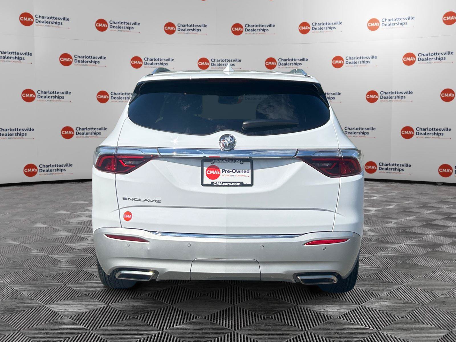 Used 2023 Buick Enclave Essence w/ Experience Buick Package FWD image 4
