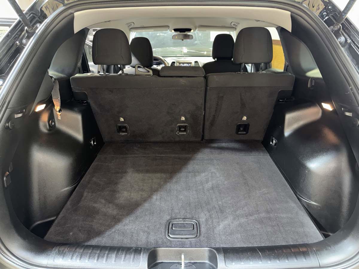 Used 2019 Jeep Cherokee Latitude w/ Popular Appearance Group FWD image 14