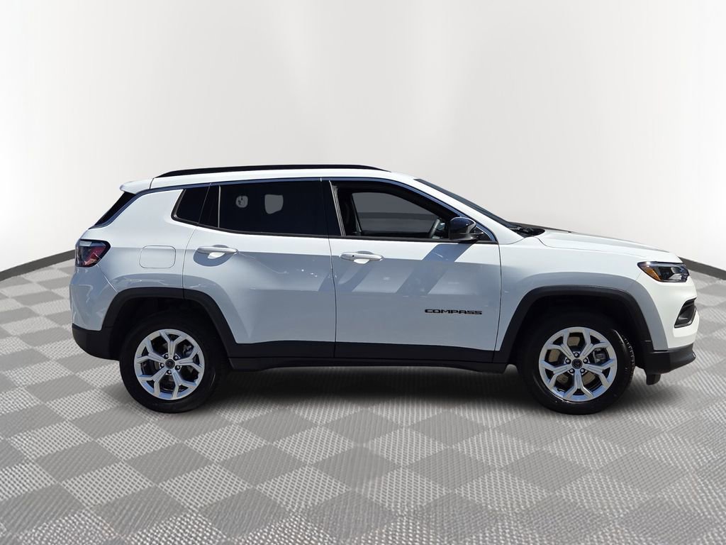 Used 2022 Jeep Compass Limited image 7