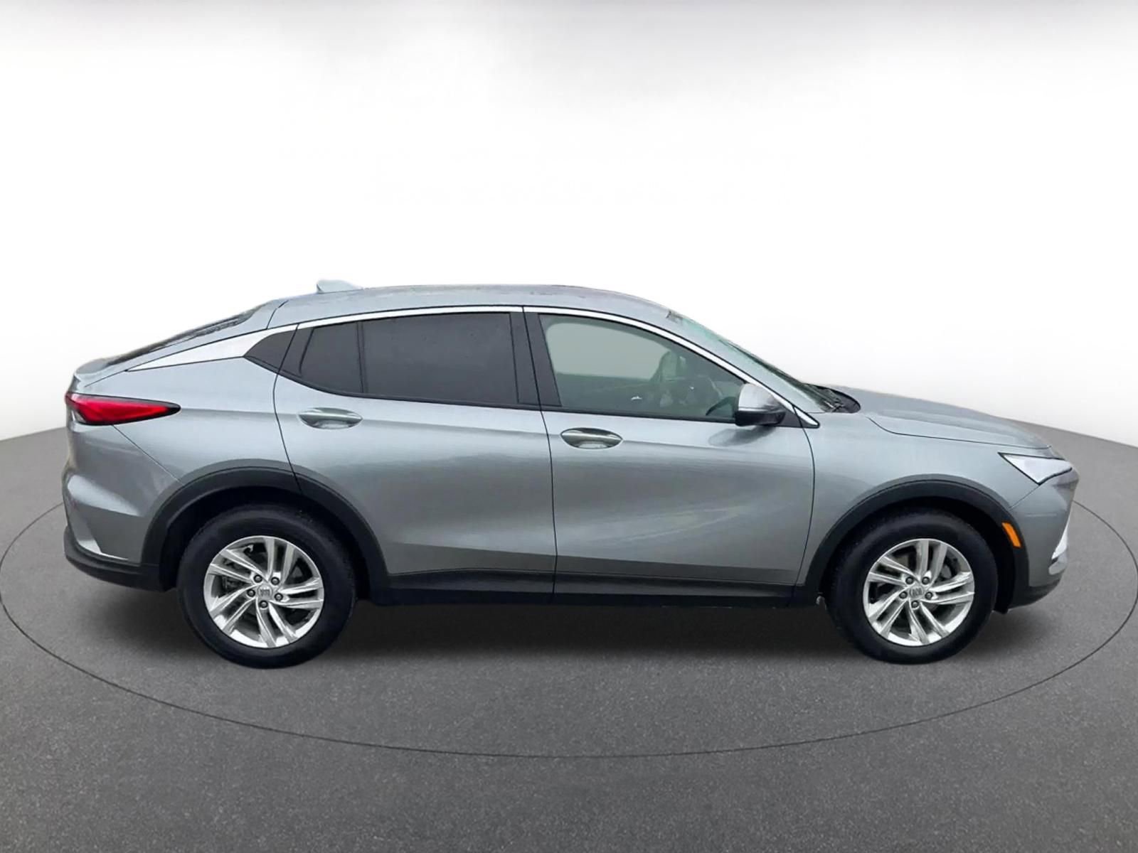 Used 2025 Buick Envista Preferred image 16
