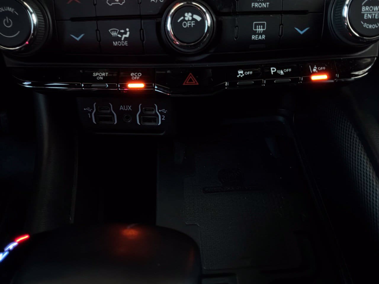 Used 2021 Dodge Durango R/T w/ Technology Group RWD image 35