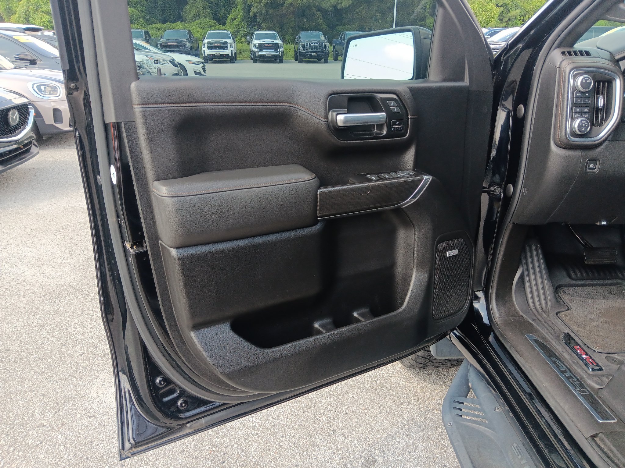 Used 2021 GMC Sierra 1500 AT4 w/ AT4 Premium Package AWD/4WD image 10