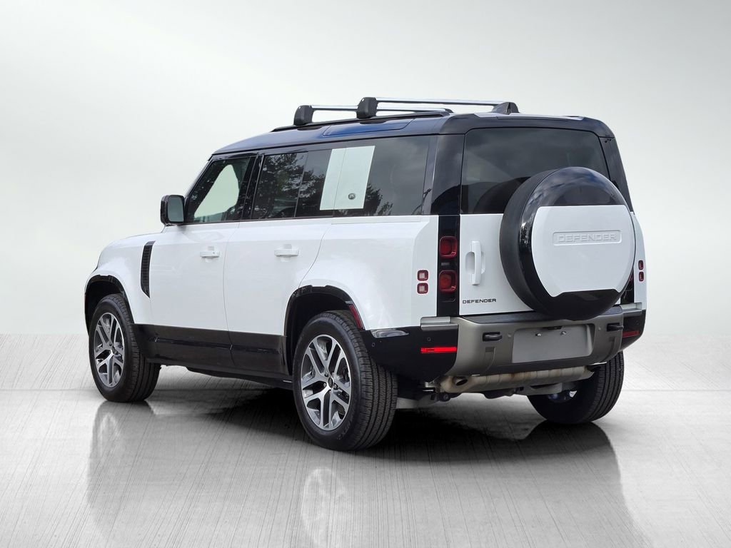 Used 2024 Land Rover Defender 110 X-Dynamic SE image 6