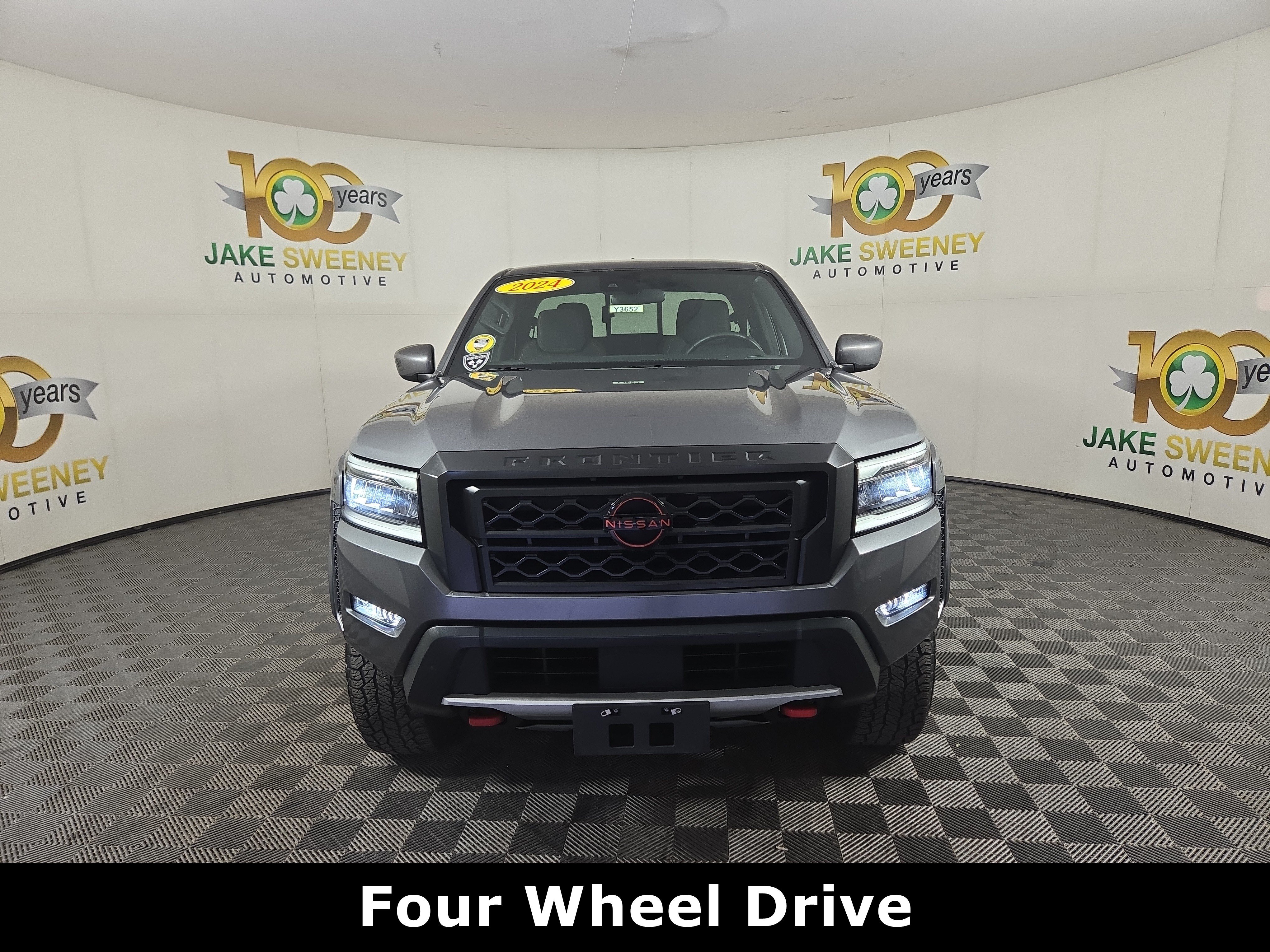 Used 2024 Nissan Frontier PRO-4X w/ Off-Road Protection Package AWD/4WD image 2