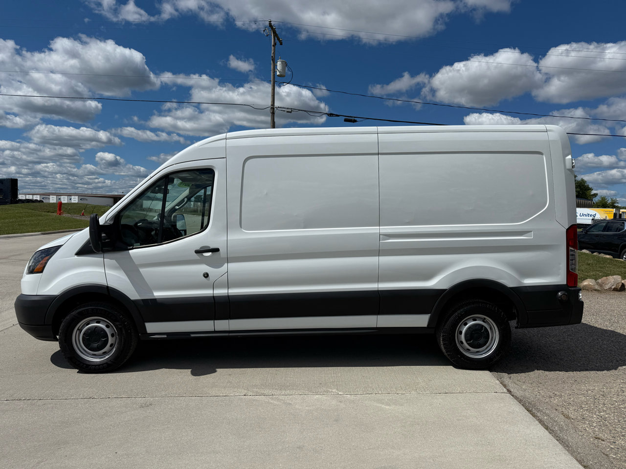 Used 2019 Ford Transit 250 148 Medium Roof image 9