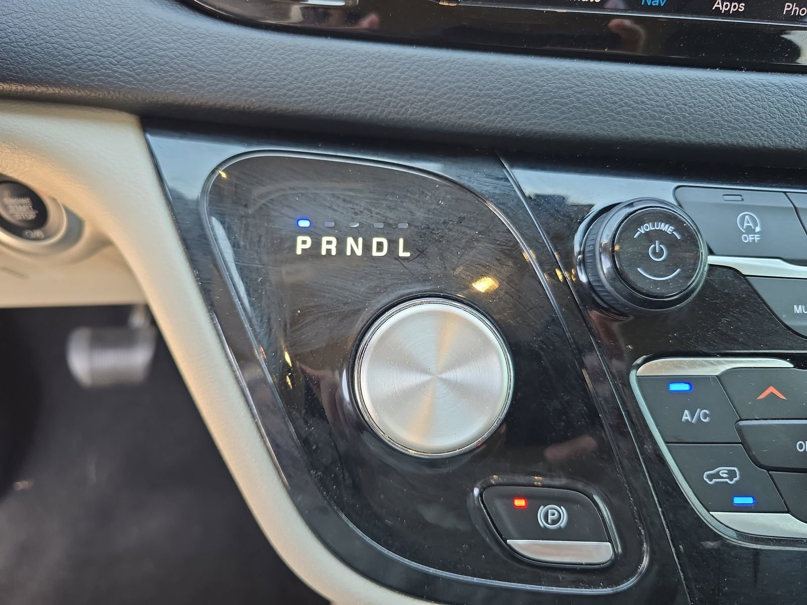 Used 2020 Chrysler Pacifica Touring image 19