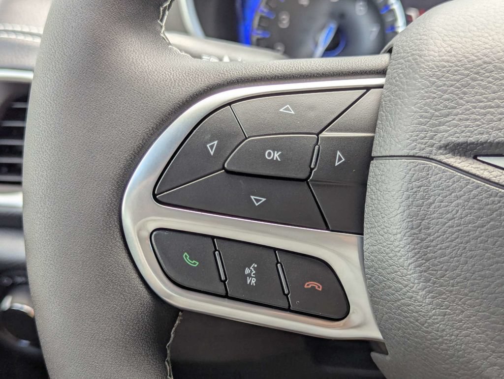 New 2027 Chrysler Pacifica Select w/ Family Tech Group FWD image 24