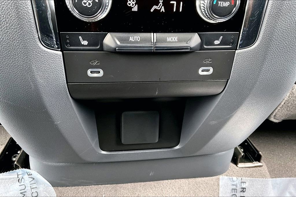 Used 2024 GMC Yukon XL Denali AWD/4WD image 36