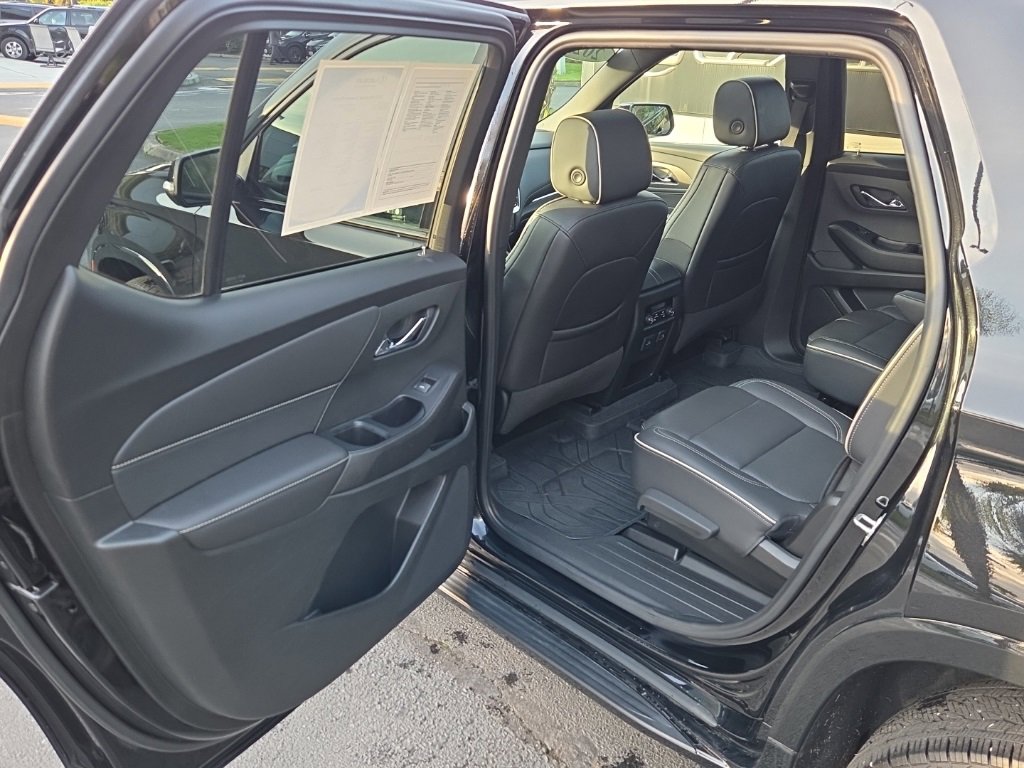 Used 2022 Chevrolet Traverse Premier w/ Redline Edition image 15