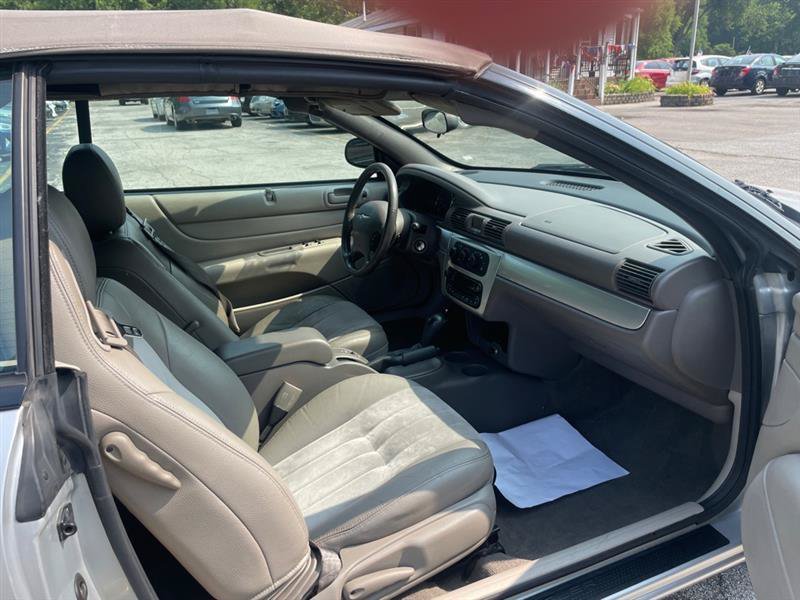 Used 2006 Chrysler Sebring Touring FWD image 10