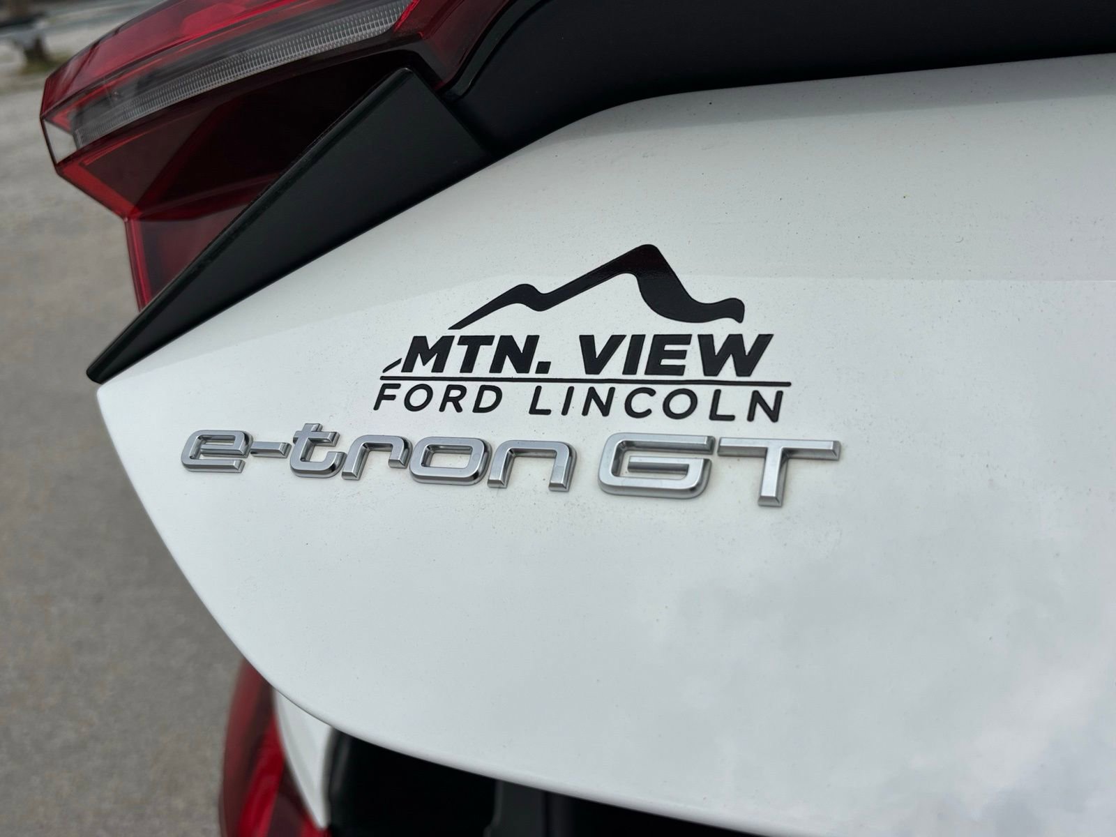 Used 2022 Audi e-tron GT Premium Plus w/ Performance Package image 27