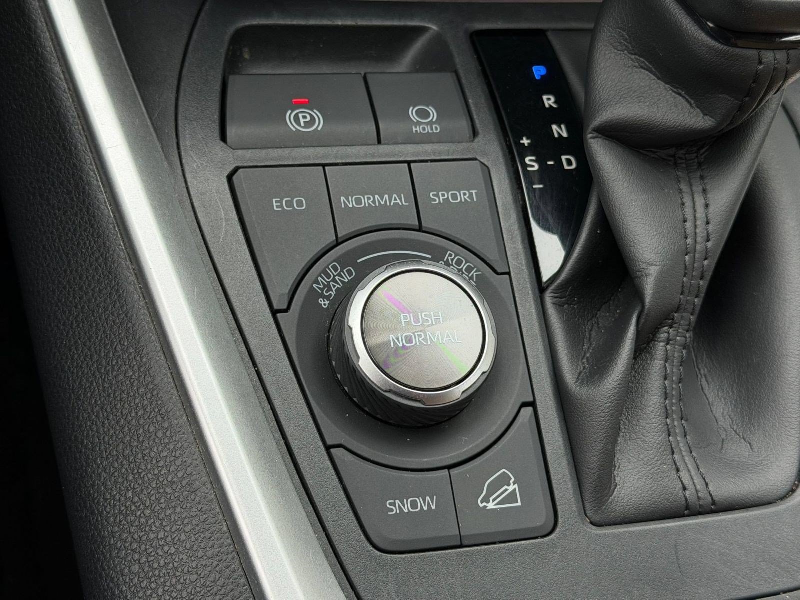 Used 2019 Toyota RAV4 Limited w/ Cold Weather Package AWD/4WD image 22