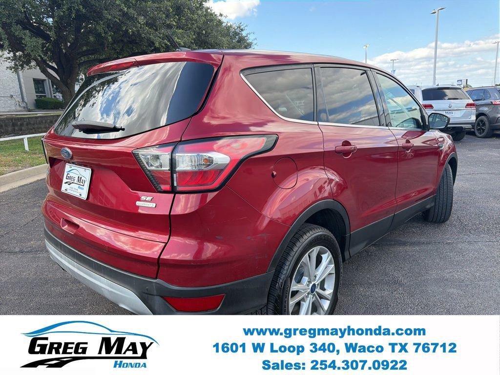 Used 2017 Ford Escape SE FWD image 3