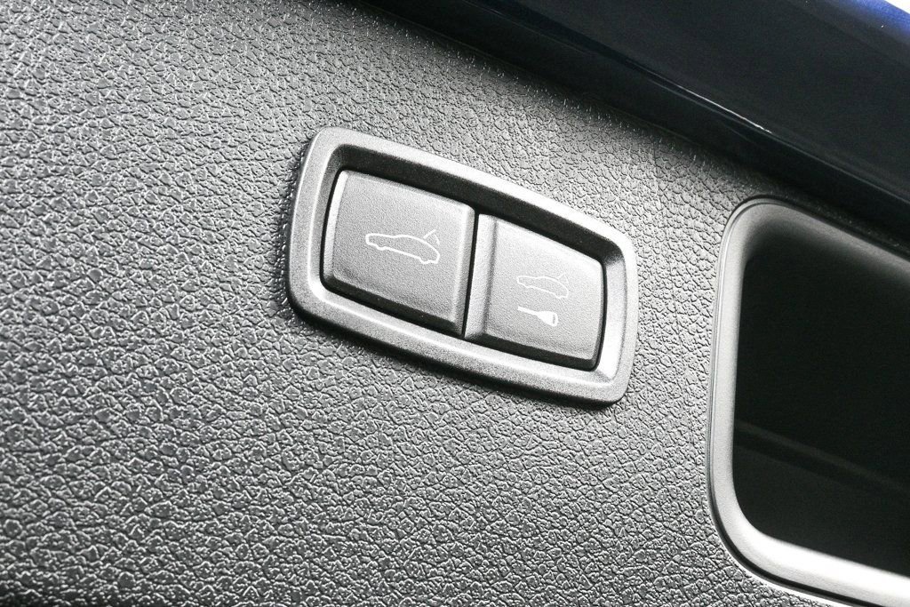 Certified 2025 Porsche Macan image 31