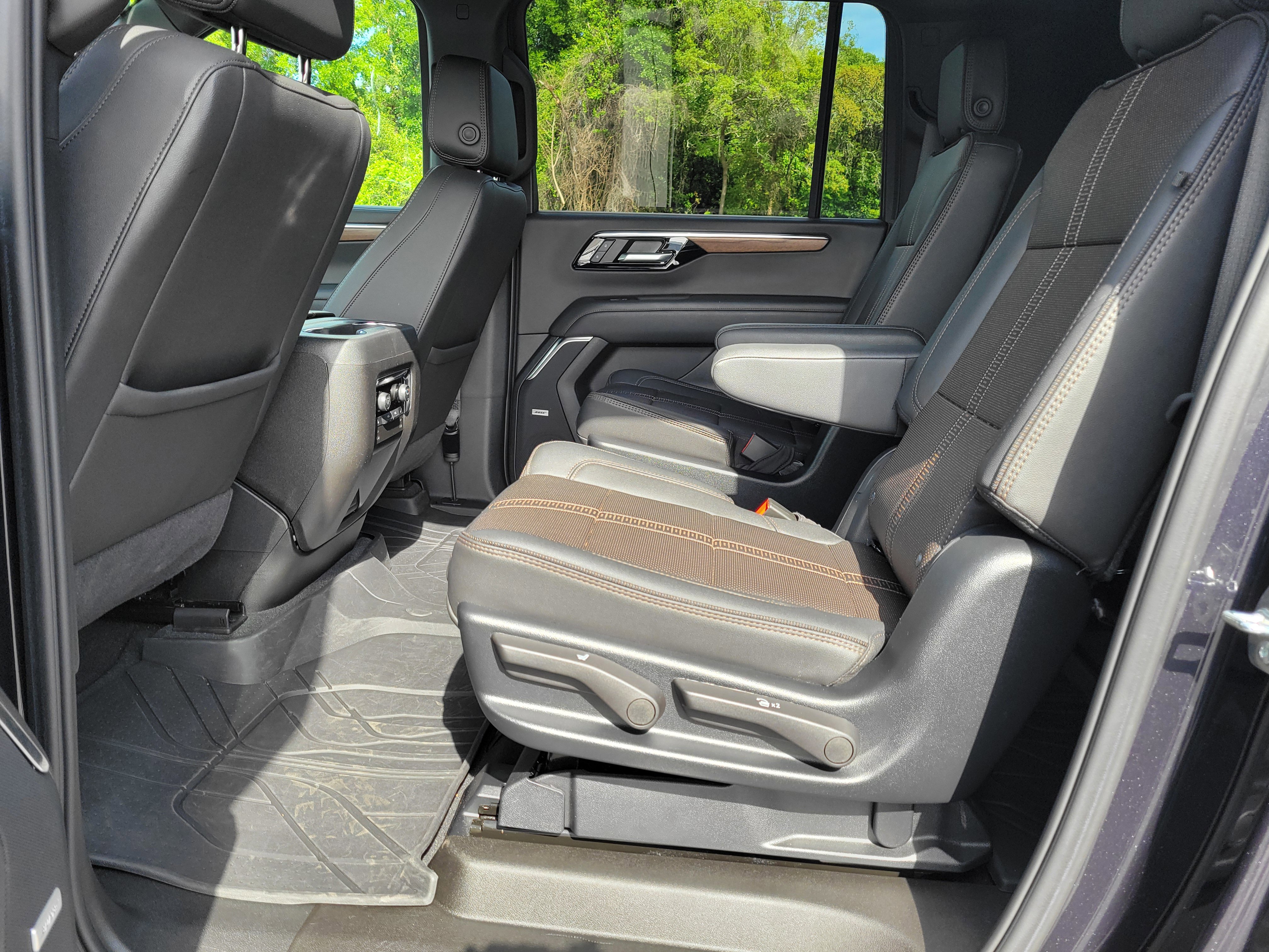 Certified 2025 Chevrolet Suburban High Country image 42