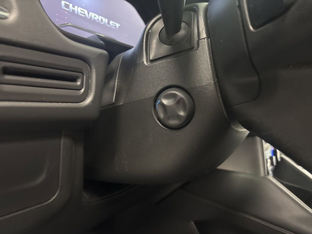 Used 2023 Chevrolet Suburban Premier image 17