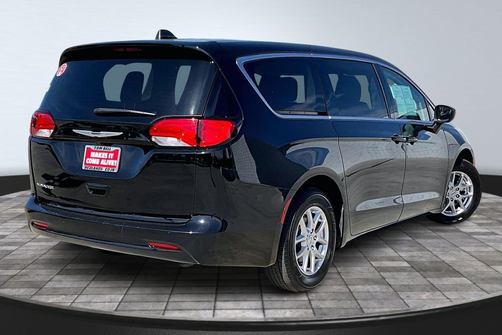 Certified 2024 Chrysler Voyager LX image 23