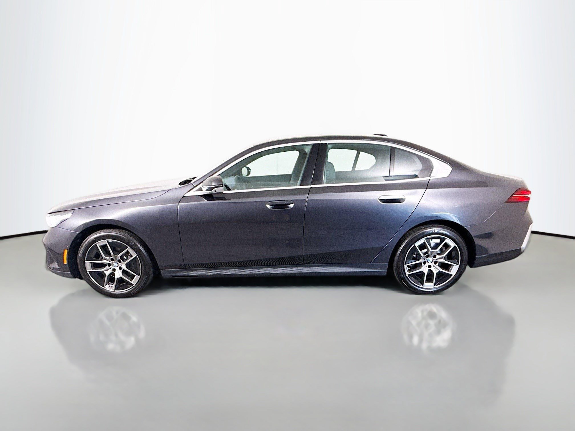 Used 2026 BMW 530i RWD image 6