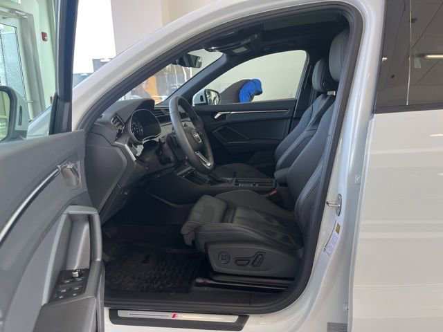 Certified 2025 Audi Q3 2.0T Premium w/ Convenience Package image 24