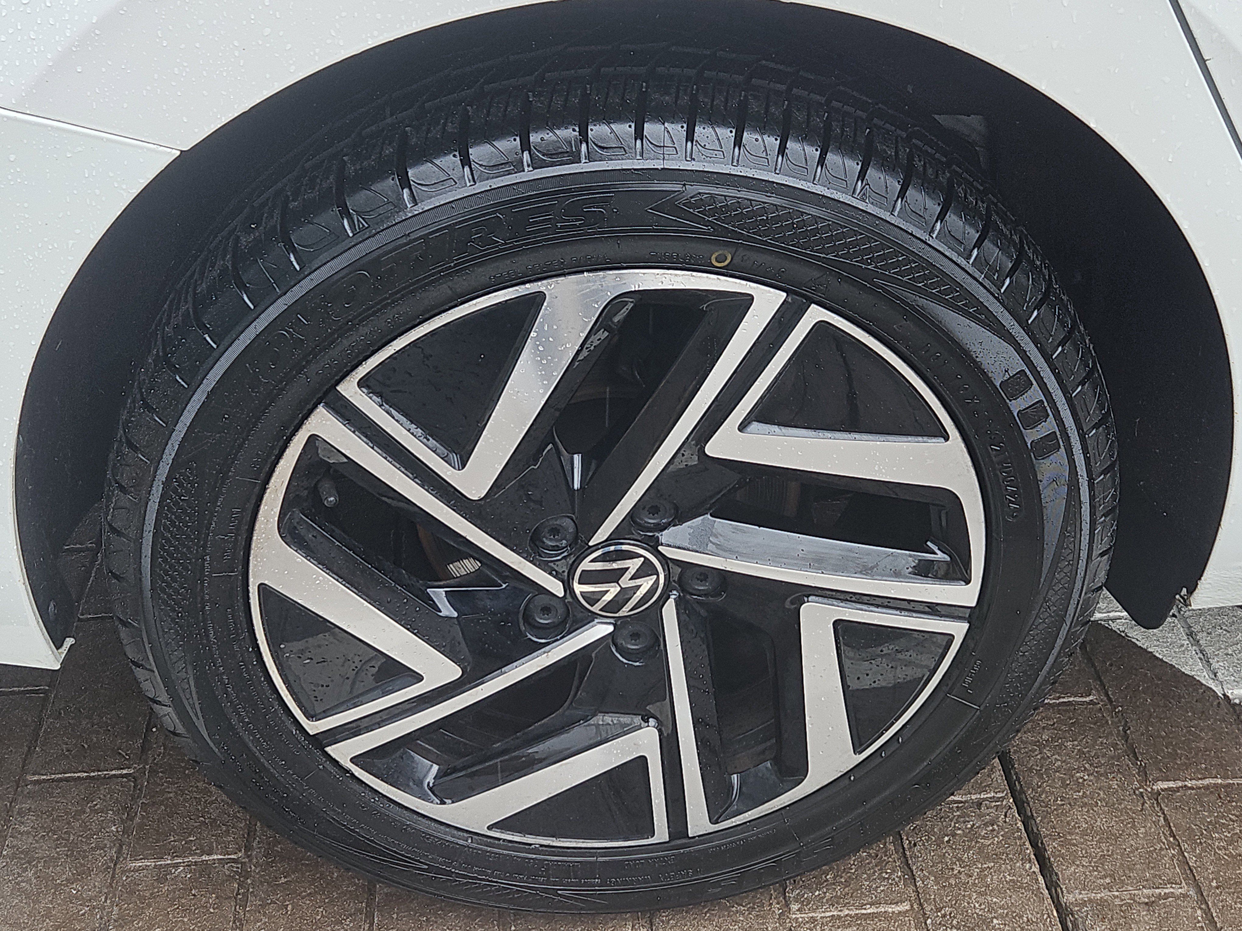 Certified 2022 Volkswagen Jetta SEL image 34