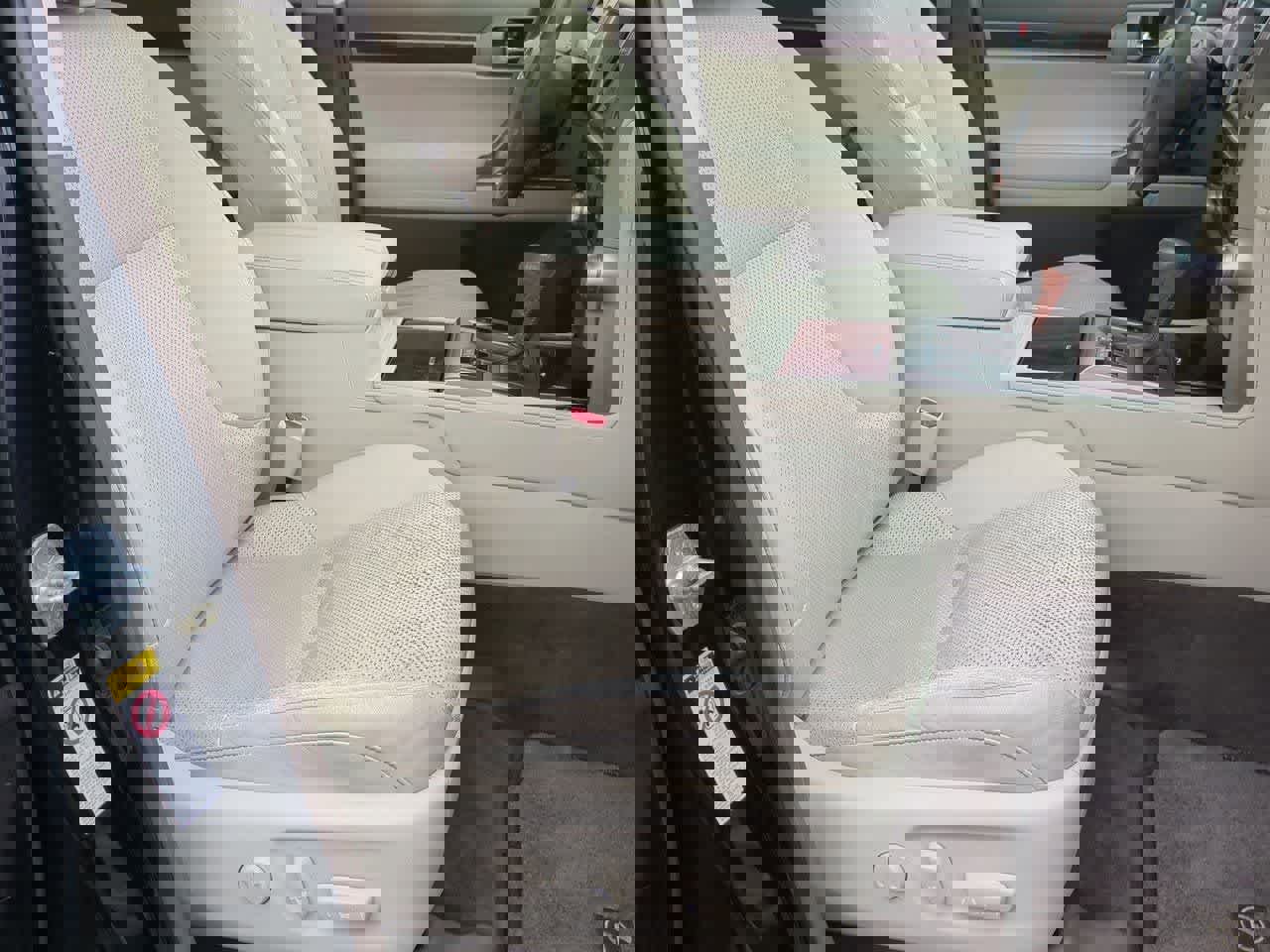 Used 2011 Lexus GX 460 w/ Comfort Plus Pkg image 22