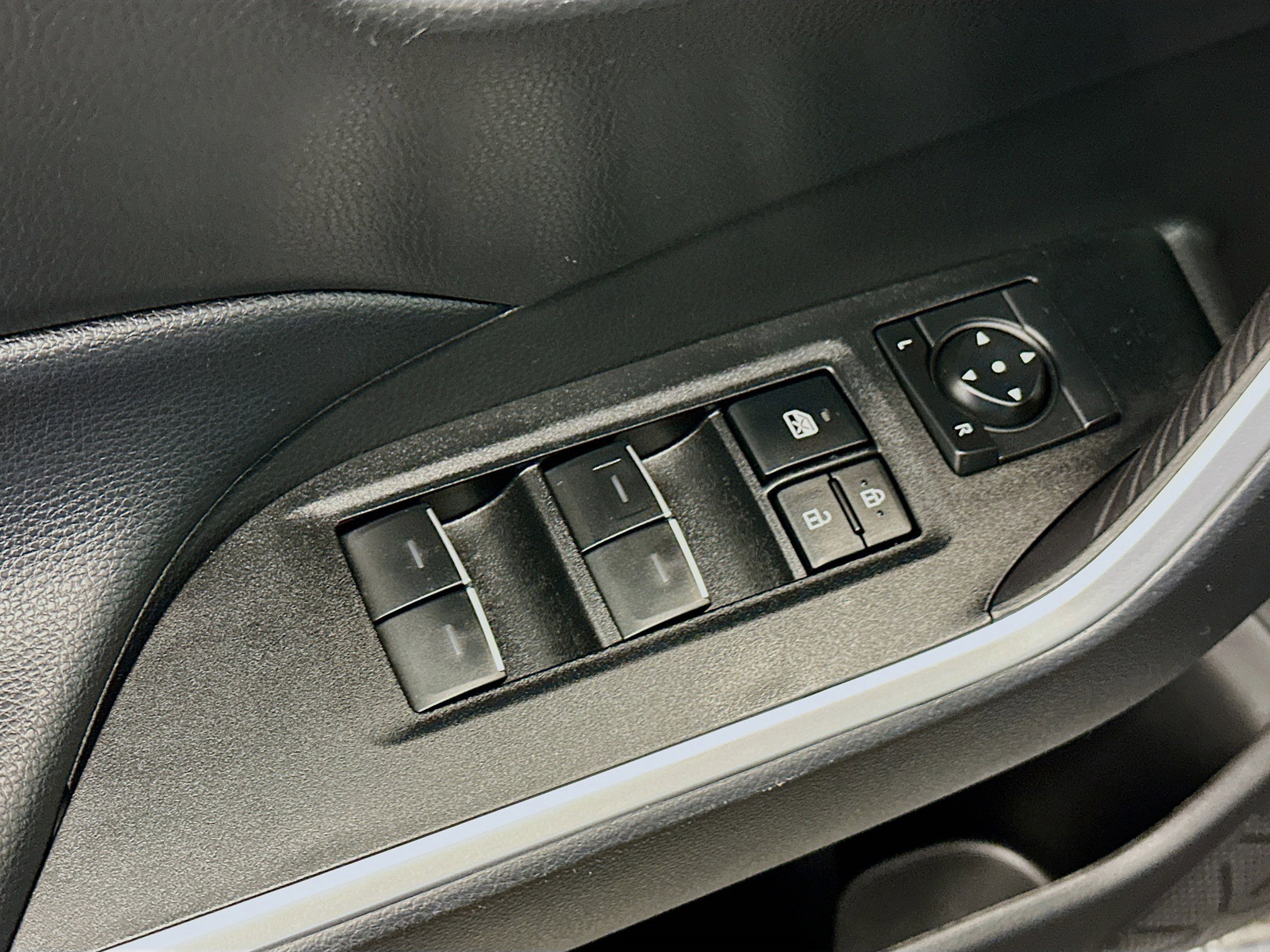 Used 2025 Toyota RAV4 XLE image 15