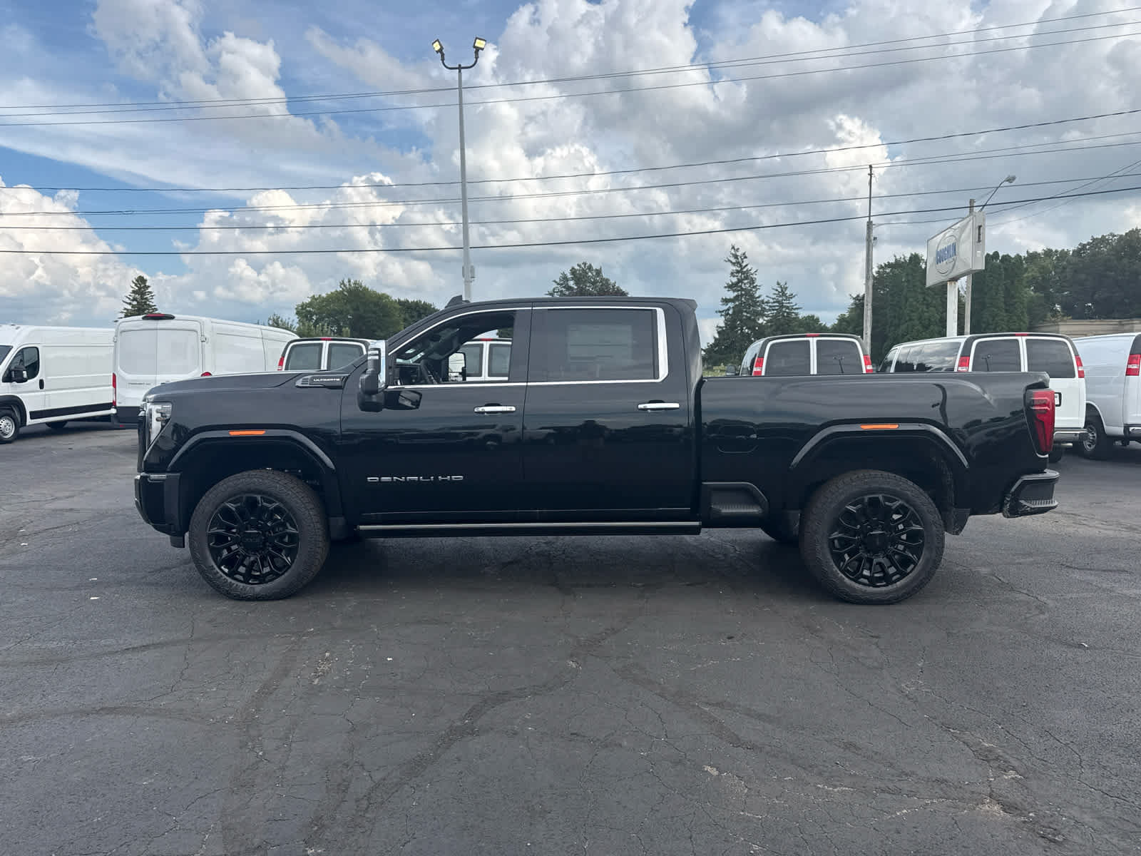 New 2026 GMC Sierra 2500 Denali Ultimate AWD/4WD image 2