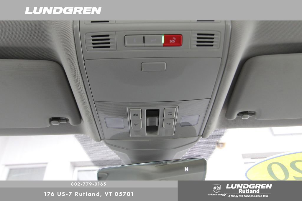 Used 2020 Volkswagen Jetta SEL Premium image 35