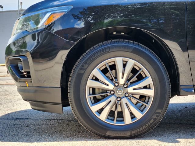Used 2017 Nissan Pathfinder SV AWD/4WD image 8