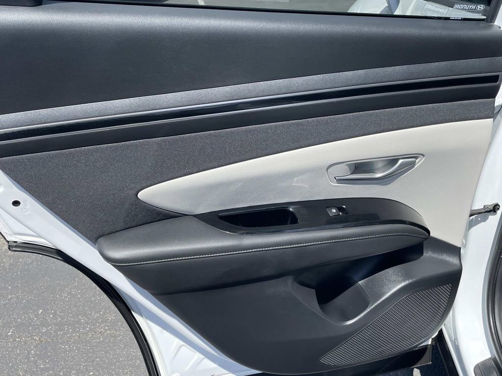 Certified 2022 Hyundai Tucson SEL w/ Convenience + Premium Package AWD/4WD image 26