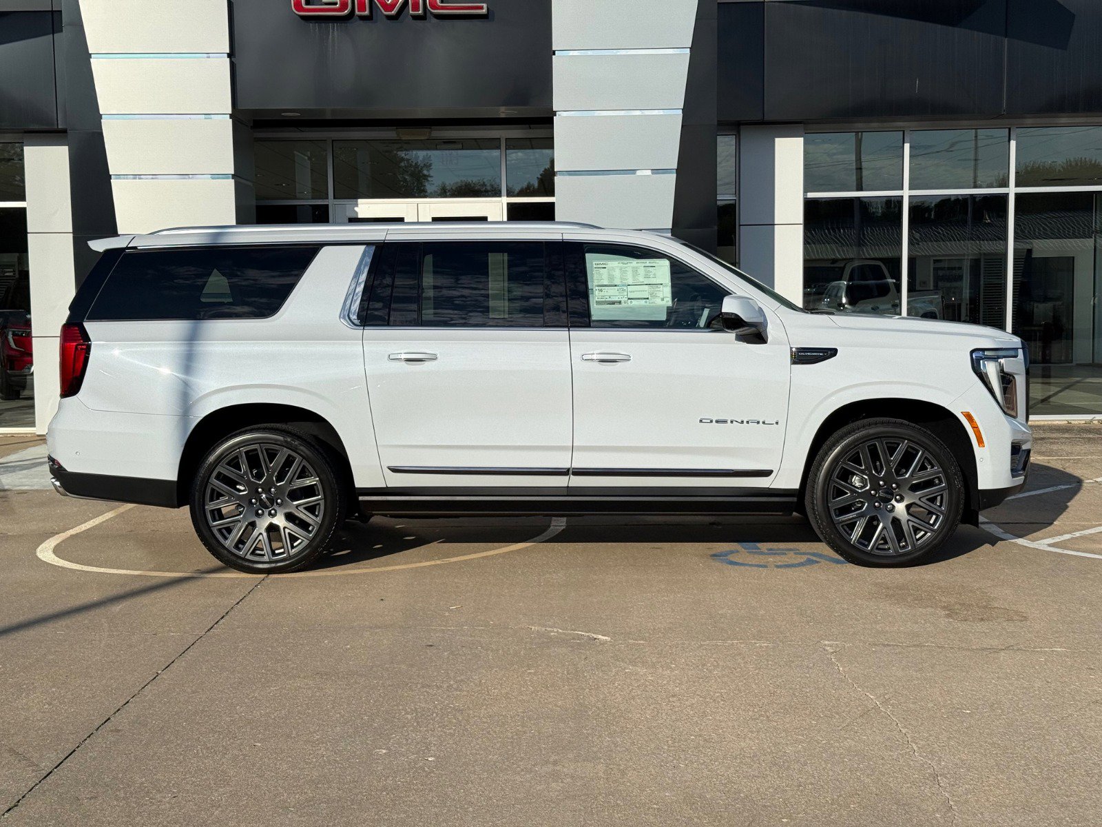 New 2026 GMC Yukon XL Denali Ultimate image 3