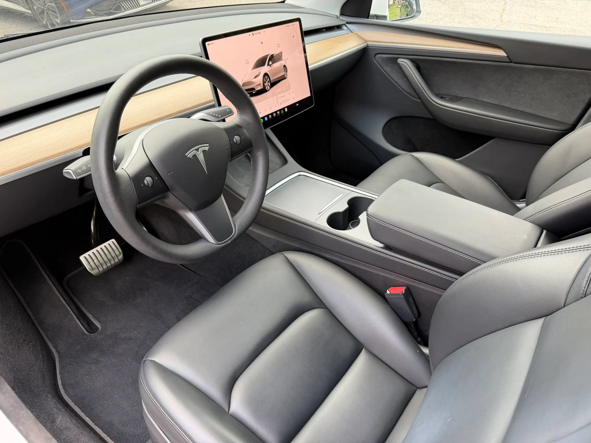 Used 2023 Tesla Model Y AWD image 30
