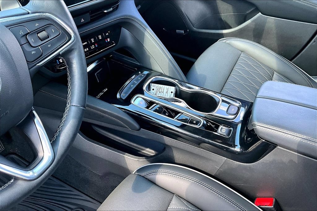 Used 2023 Buick Envision Avenir FWD image 14