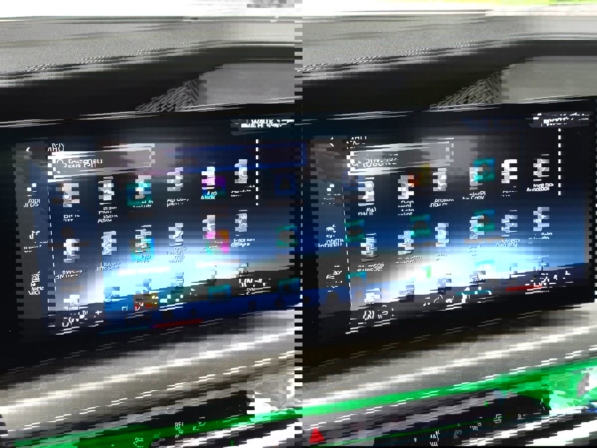 Used 2023 BMW 740i image 39