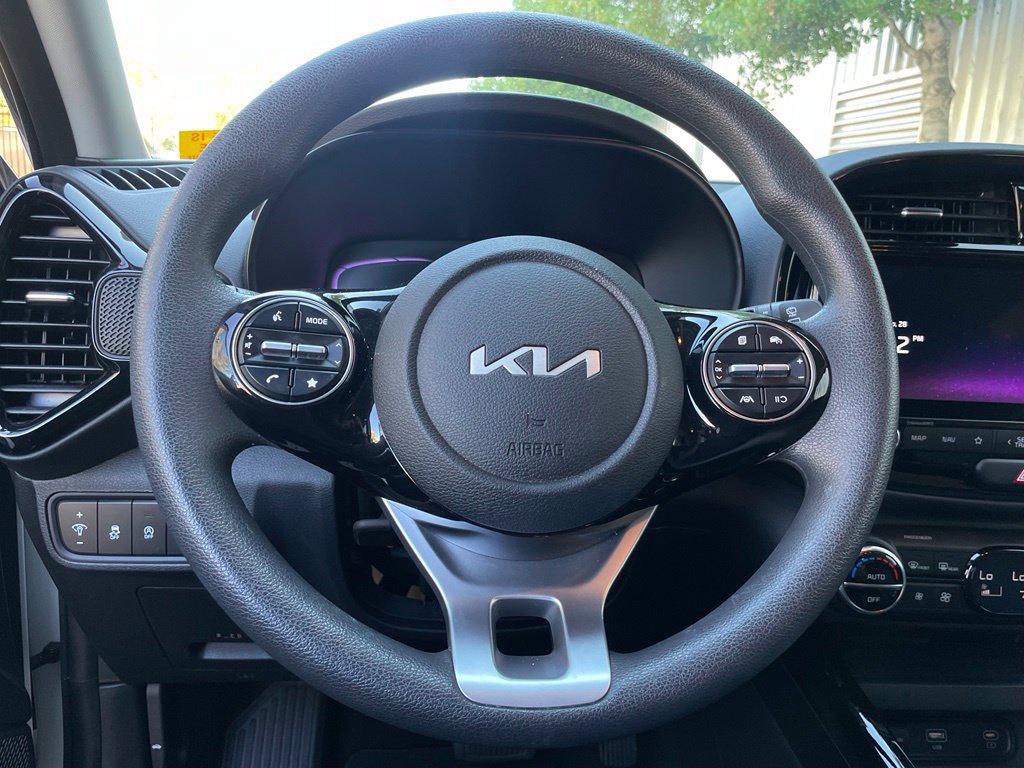 Used 2025 Kia Soul S FWD image 14