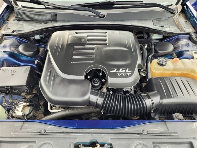 Used 2017 Chrysler 300 Limited image 27