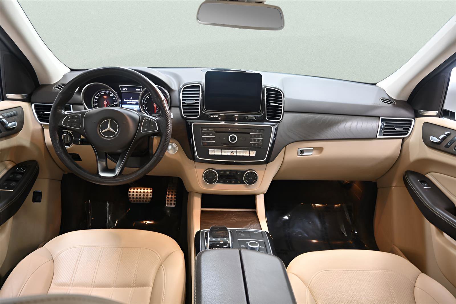 Used 2019 Mercedes-Benz GLE 400 4MATIC w/ Premium 1 Package image 14