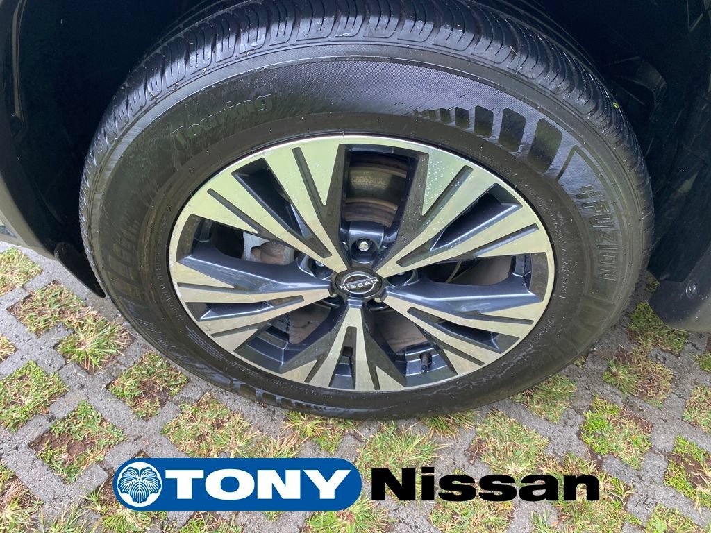 Used 2023 Nissan Rogue SV FWD image 9