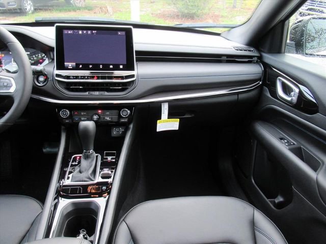 New 2026 Jeep Compass Latitude image 13