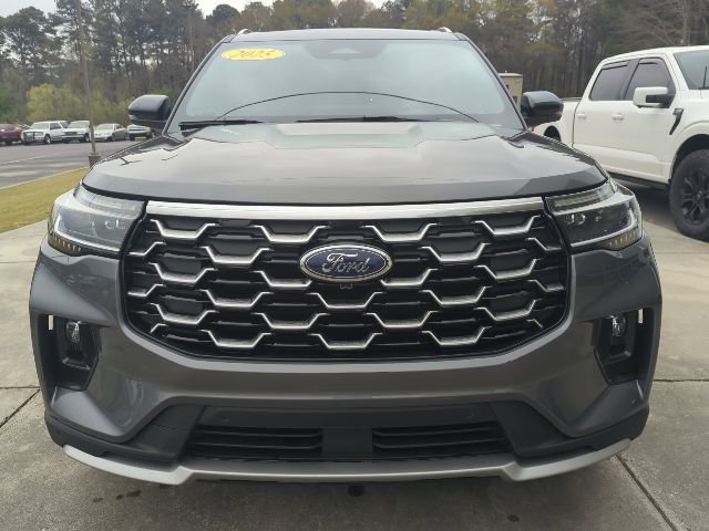 Used 2025 Ford Explorer Platinum RWD image 2