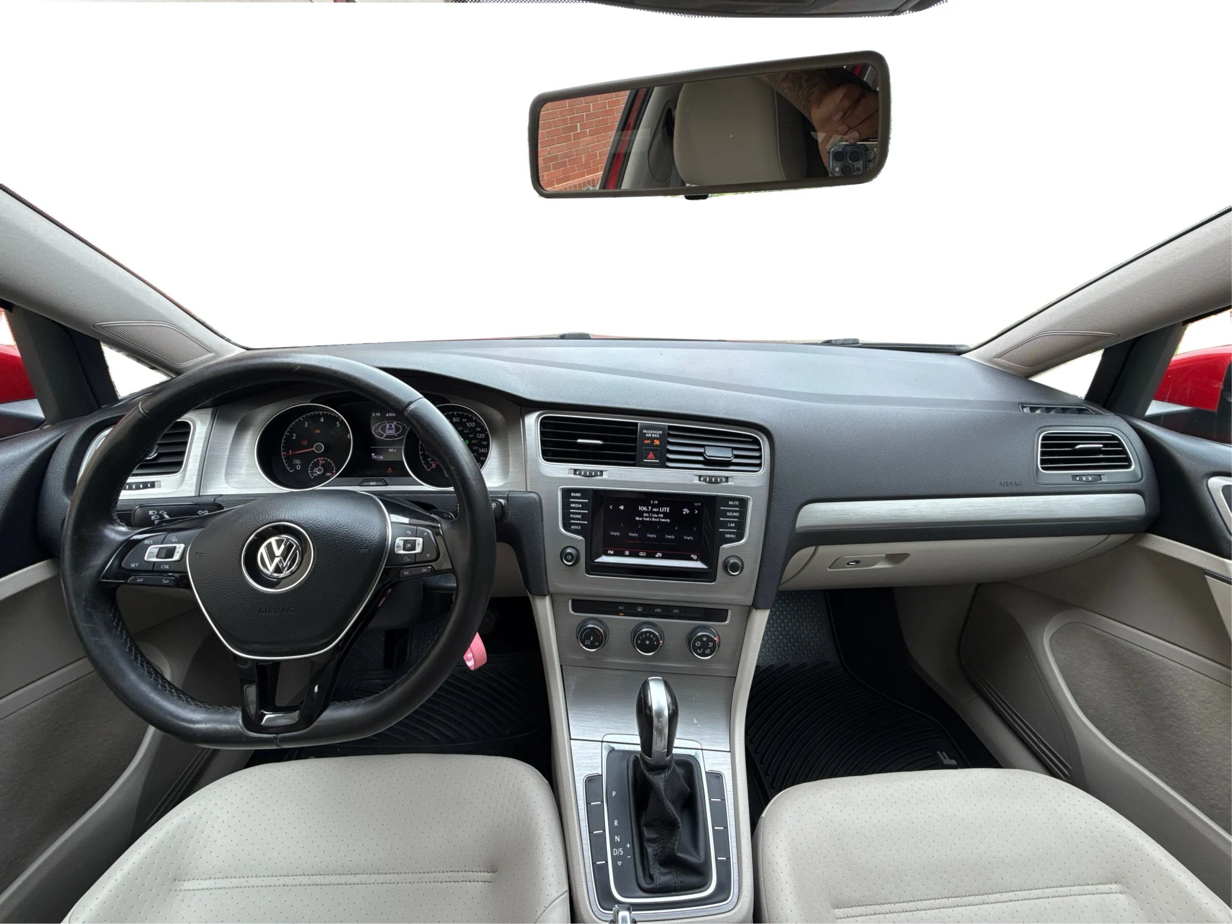 Used 2015 Volkswagen Golf S FWD image 24