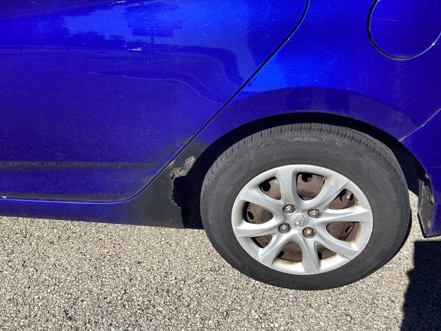 Used 2012 Hyundai Accent GS FWD image 4