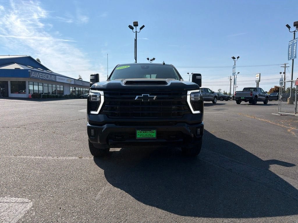 Used 2024 Chevrolet Silverado 3500 LTZ w/ LTZ Plus Package AWD/4WD image 3