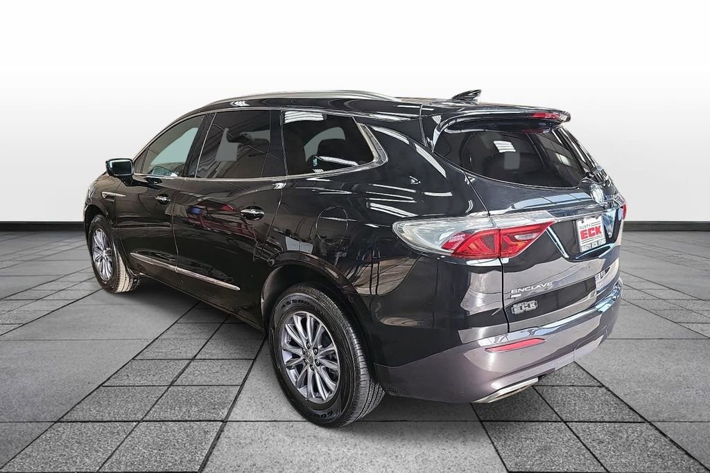 Used 2024 Buick Enclave Premium AWD/4WD image 7