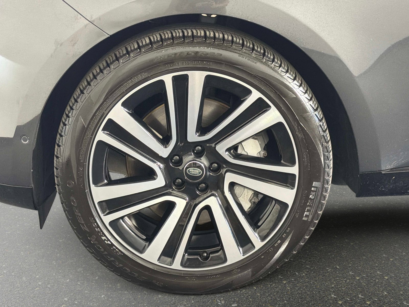 Used 2023 Land Rover Range Rover SE image 12