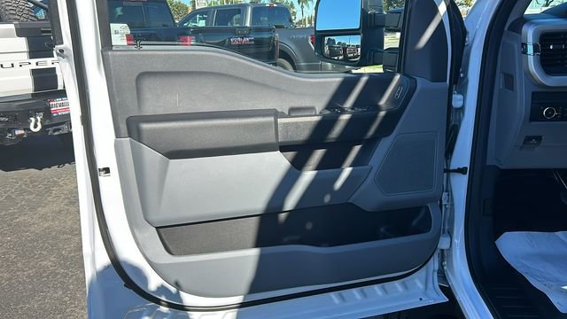 New 2026 Ford F550 4x4 Crew Cab Super Duty image 13