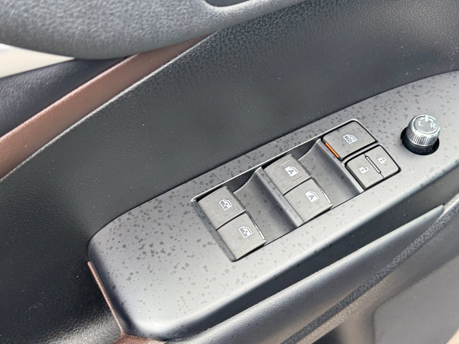 Used 2019 Toyota Highlander XLE AWD/4WD image 19